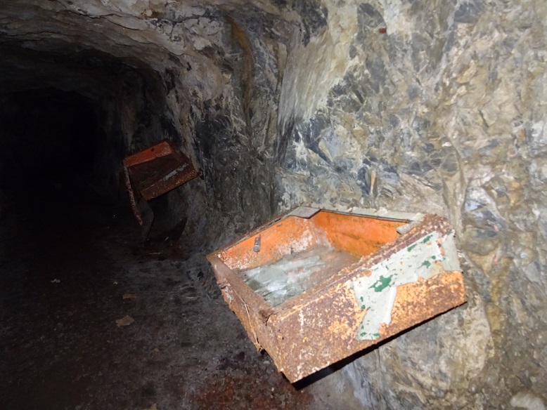 BT29 Béout_Gouffre_vitrine
Fichier manquant